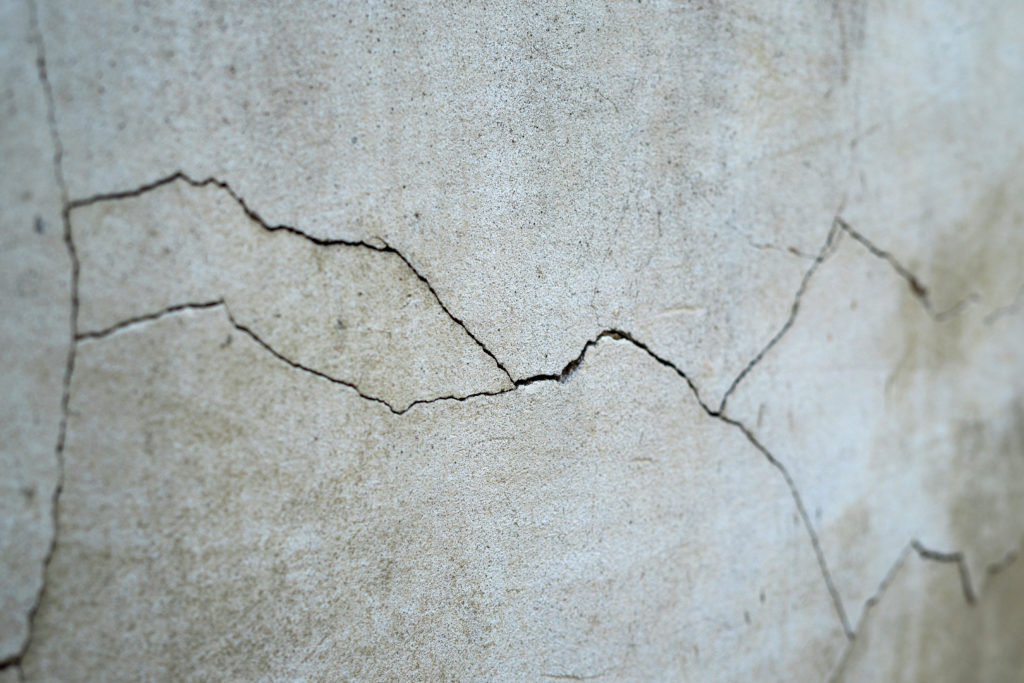 cracks in foundation that can lead to a basement flood