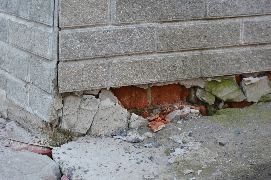 foundation cracks and falling apart
