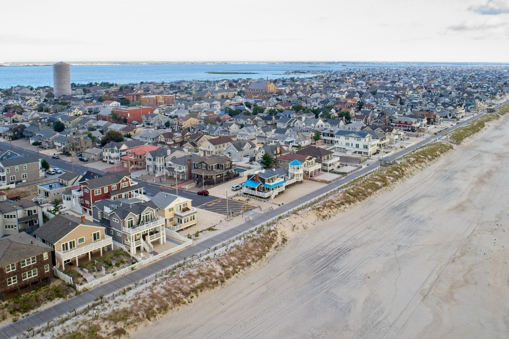 homes along jersey shore coast